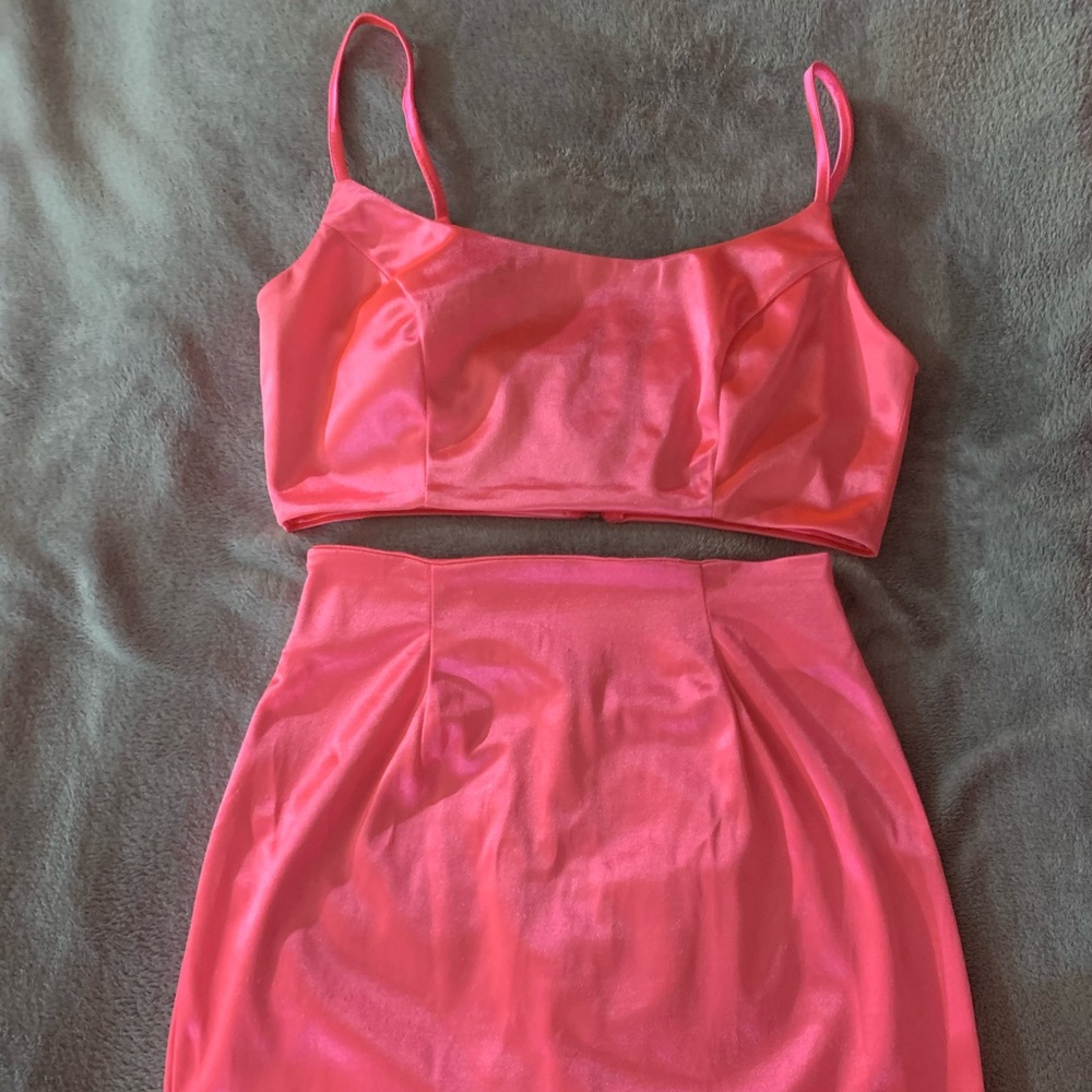 Two-piece set